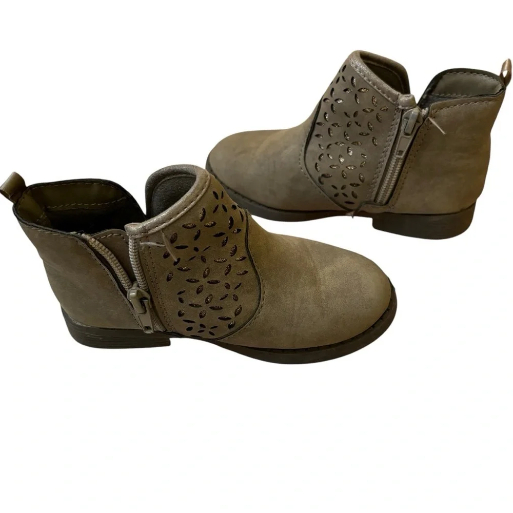 Osh’Kosh B’Gosh booties taupe cutout glitter detailed ankle boots size 9 TODDLER